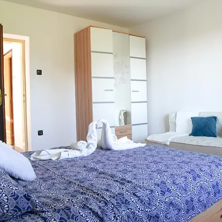 Champagne Apartment