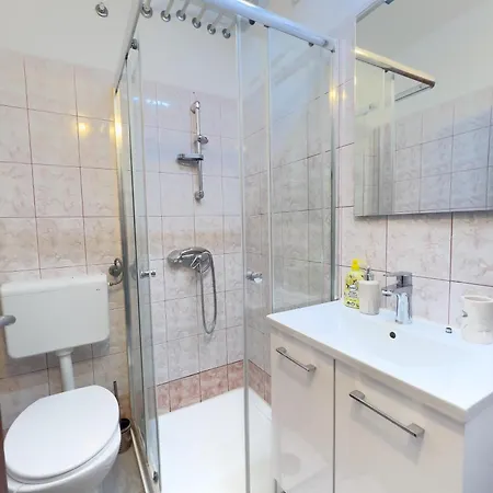 Champagne Apartment