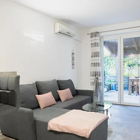 Champagne Apartment